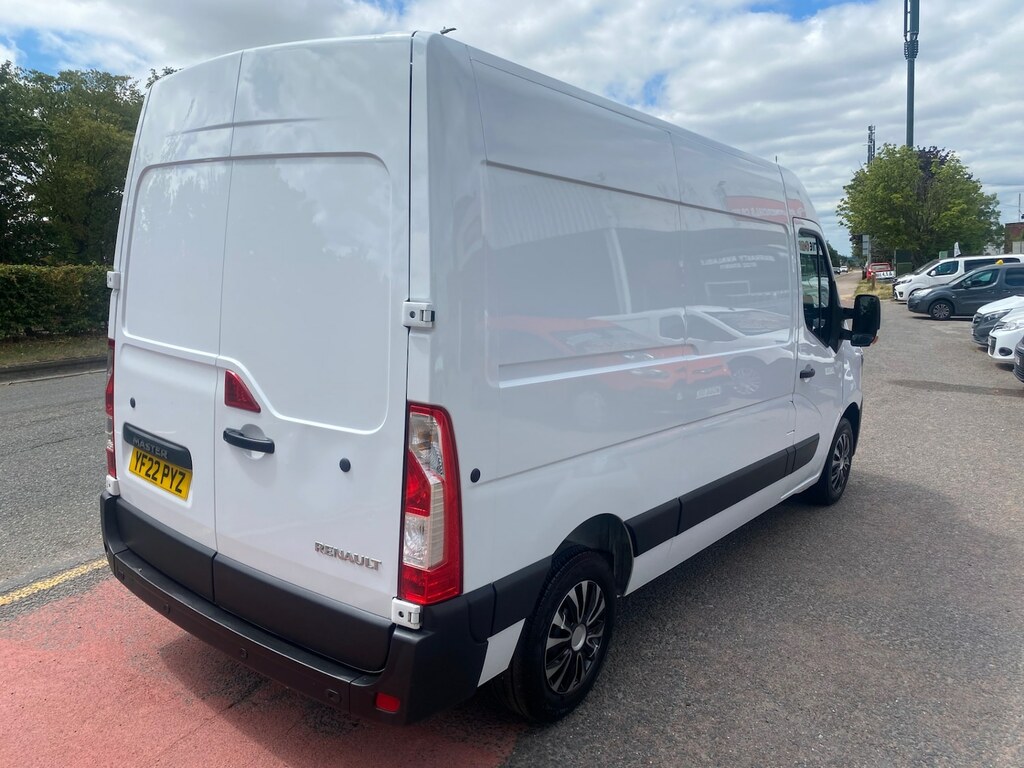 Renault Master Mm35dci 135 Business Medium Roof Van White #3