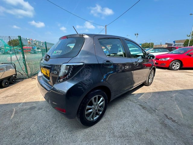 Toyota Yaris D-4d Icon Plus Hatchback Grey #5
