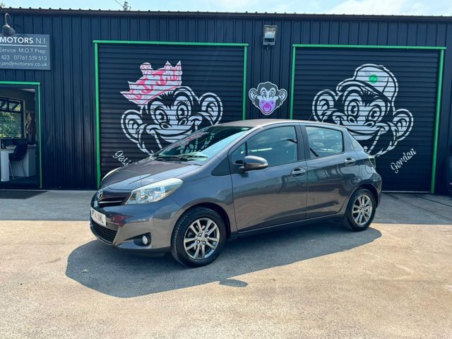 Toyota Yaris D-4d Icon Plus Hatchback Grey