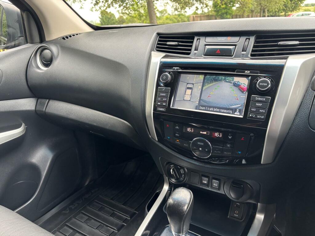 Nissan Navara Double Cab Pick Up Tekna 2.3Dci 190 4Wd White #13