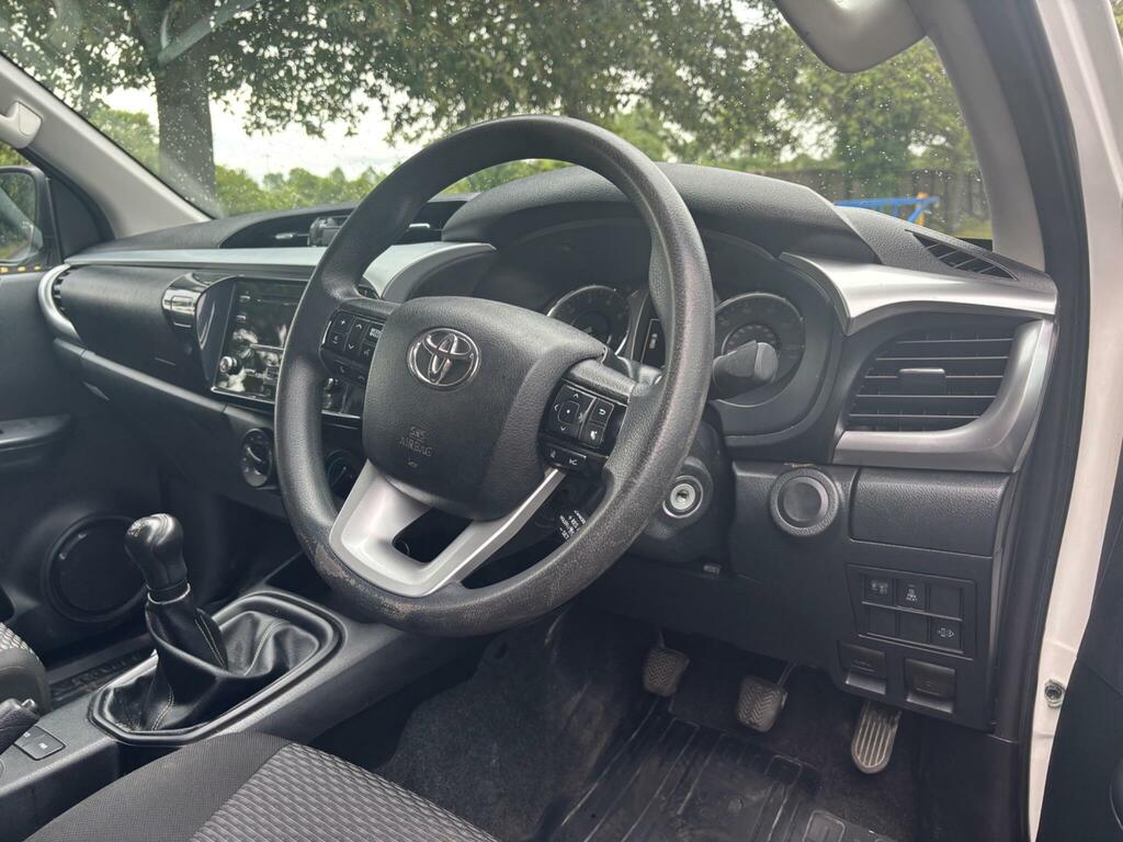 Toyota HILUX 2.4 D Invincible Pickup Double Cab M Blue #9