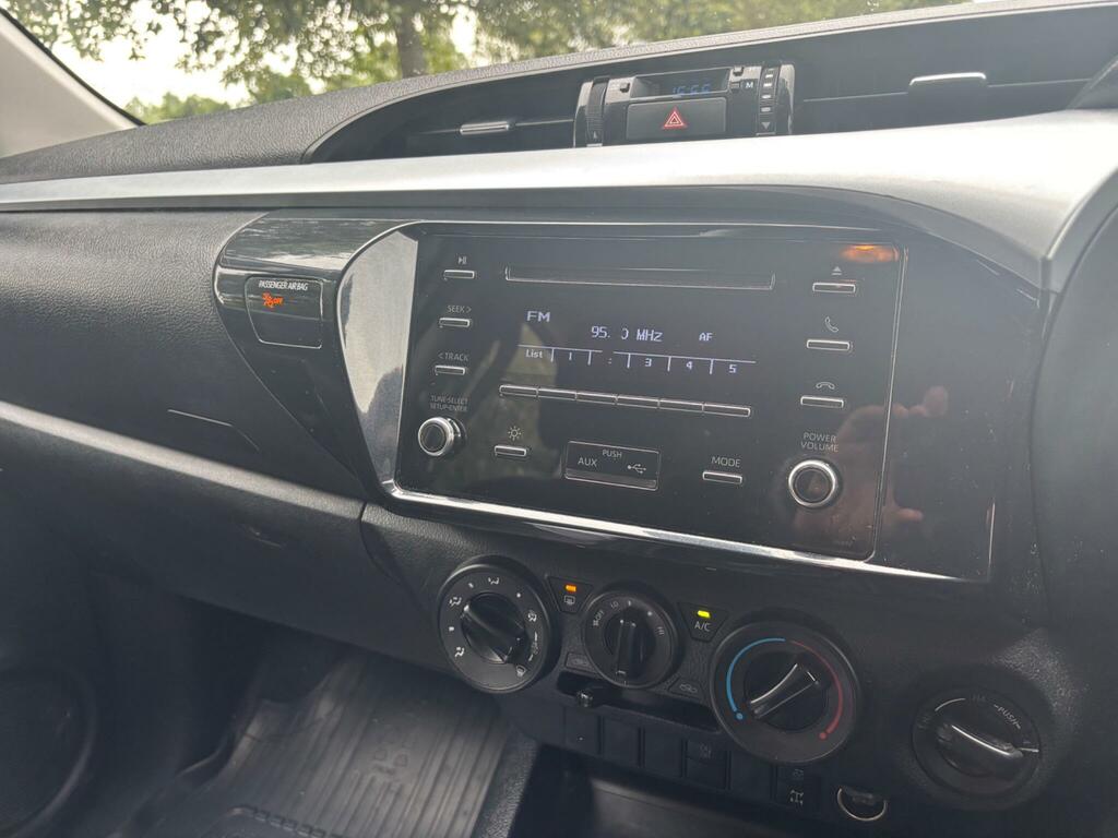 Toyota HILUX 2.4 D Invincible Pickup Double Cab M Blue #14