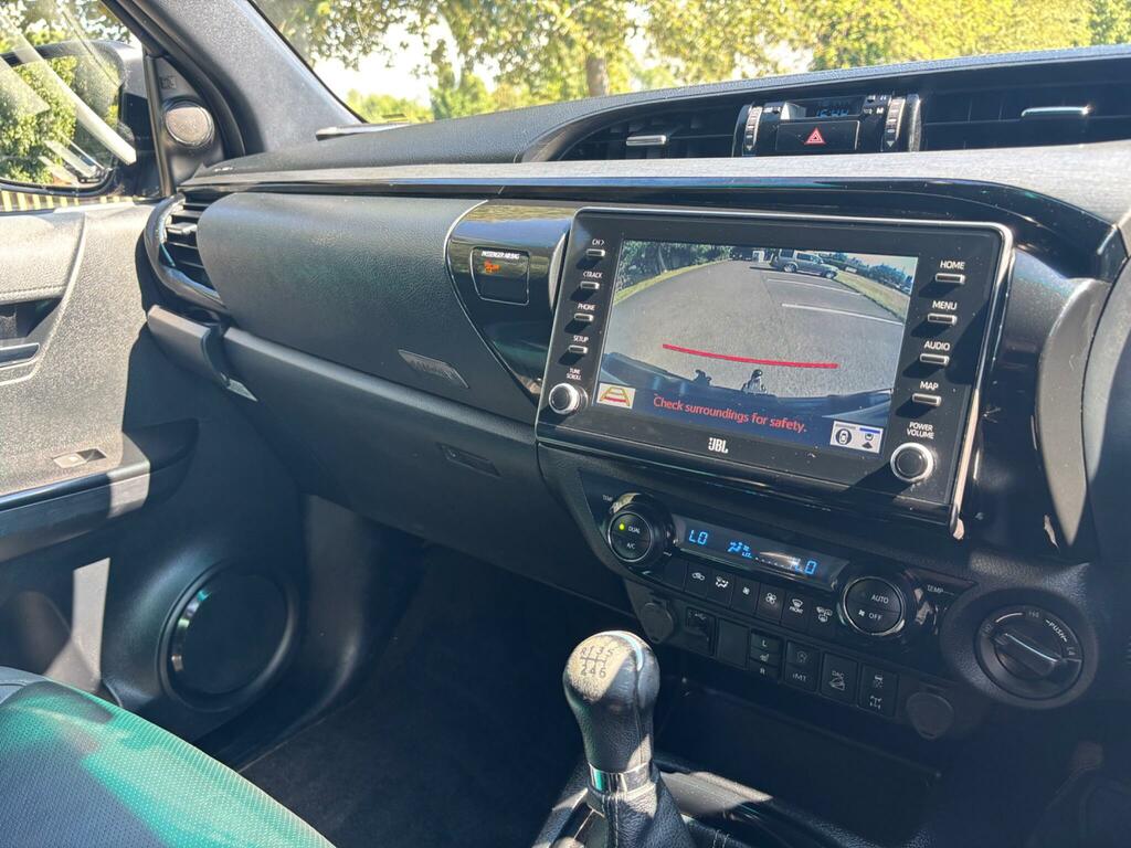 Toyota HILUX 2.8 D-4d Invincible X 4Wd Euro 6 Ss Grey #16