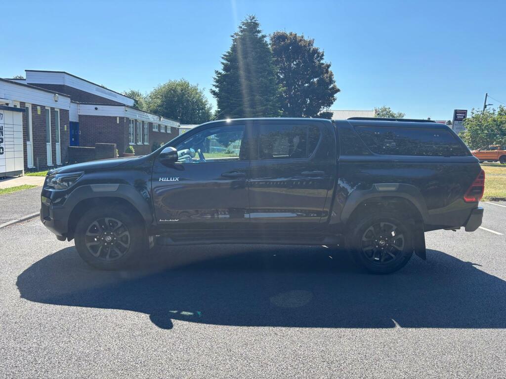 Toyota HILUX 2.8 D-4d Invincible X 4Wd Euro 6 Ss Black #4