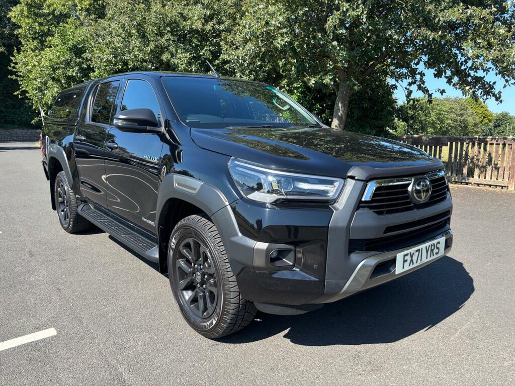 Toyota HILUX 2.8 D-4d Invincible X 4Wd Euro 6 Ss Black