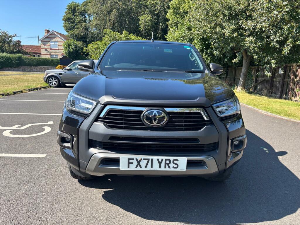 Toyota HILUX 2.8 D-4d Invincible X 4Wd Euro 6 Ss Black #2