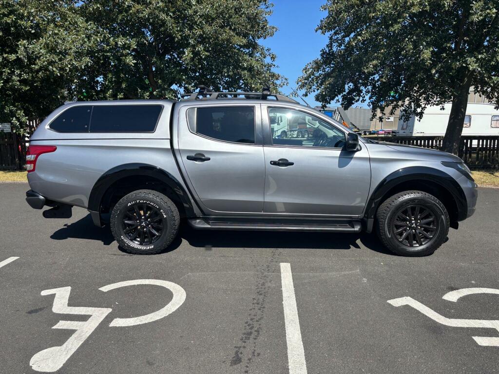 Mitsubishi L200 Pickup #8
