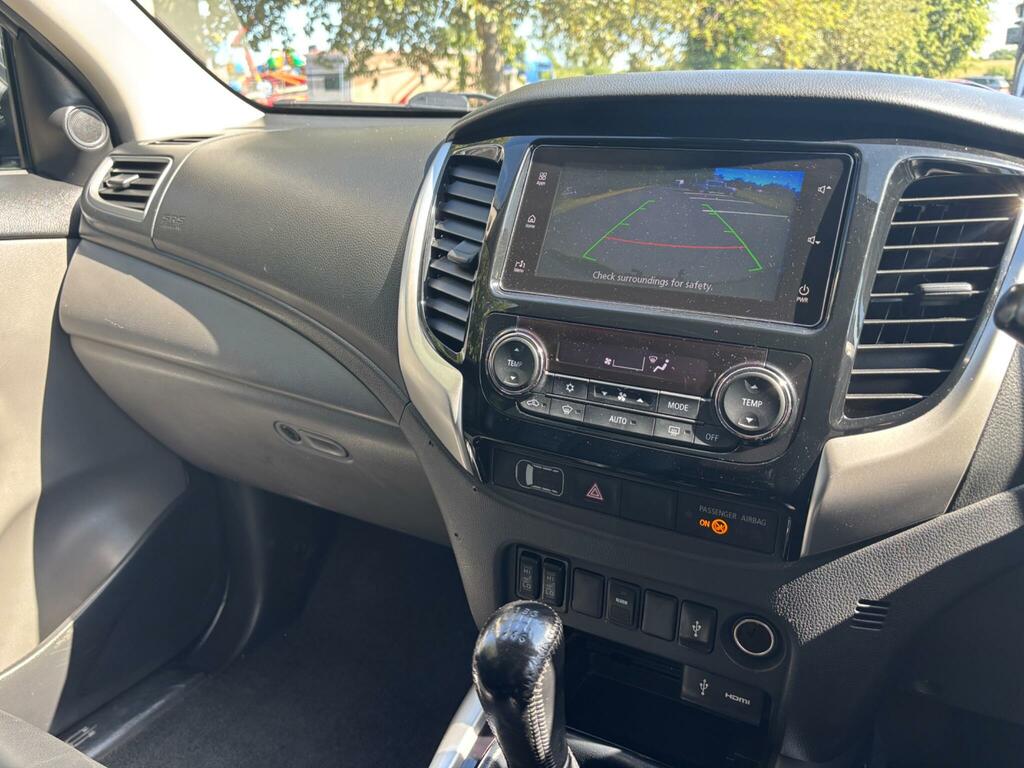 Mitsubishi L200 Pickup #13