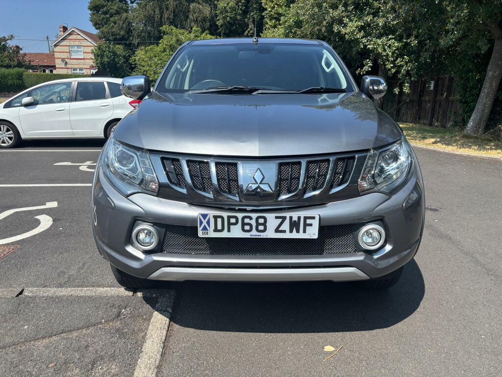 Mitsubishi L200 2.4 Di-d Dc Barbarian 4Wd Euro 6 Grey #2