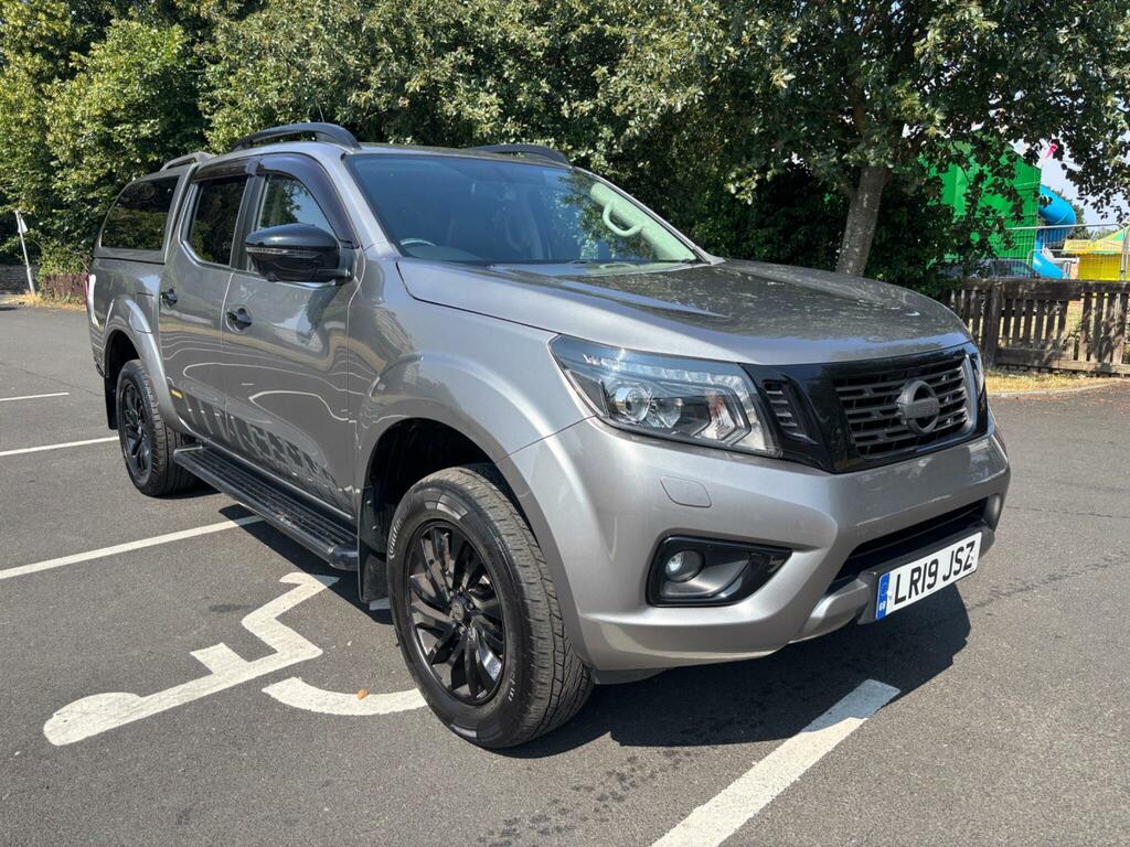 Nissan Navara Automatic Grey #1