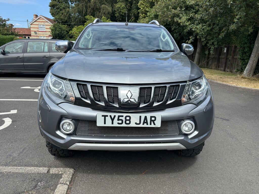 Mitsubishi L200 2.4 Di-d Dc Barbarian 4Wd Euro 6 Grey #2