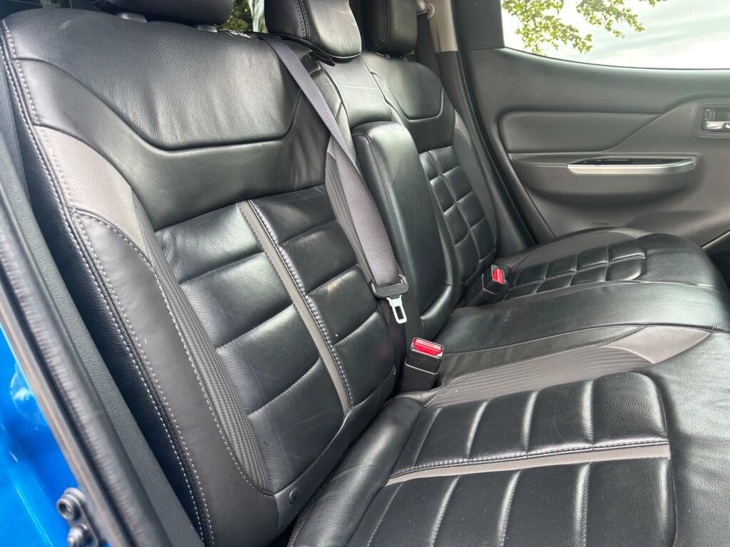 Mitsubishi L200 Double Cab Di-d 151 4Life 4Wd Red #9