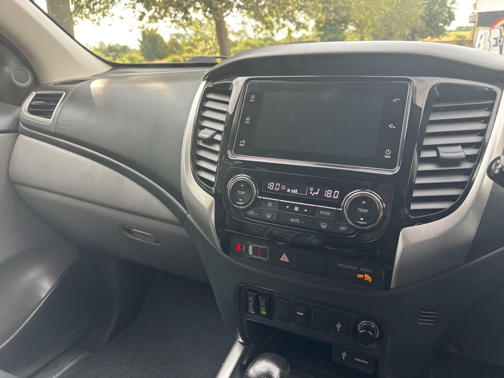 Mitsubishi L200 Double Cab Di-d 151 4Life 4Wd Red #16