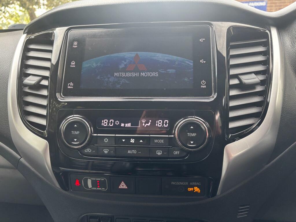 Mitsubishi L200 Double Cab Di-d 151 4Life 4Wd Red #15