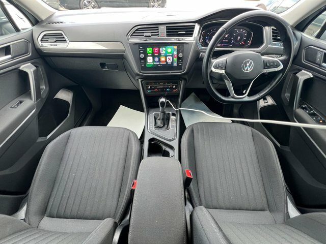 Volkswagen Tiguan Allspace 2023 1.5 Tsi Life Dsg Euro 6 Ss Silver #3