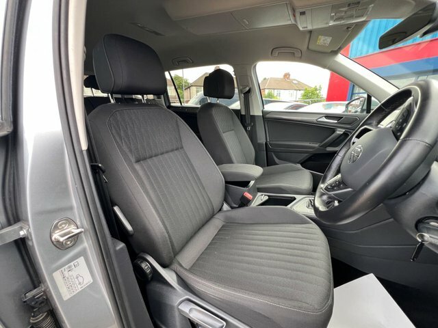 Volkswagen Tiguan Allspace 2023 1.5 Tsi Life Dsg Euro 6 Ss Silver #4