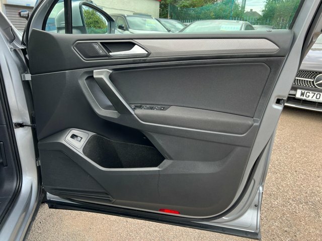 Volkswagen Tiguan Allspace 1.5 Tsi 150Ps Elegance Dsg Black #45