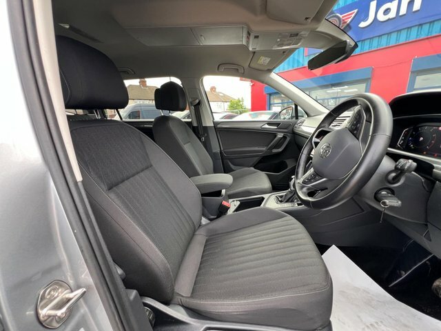 Volkswagen Tiguan Allspace 1.5 Tsi 150Ps Elegance Dsg Black #31