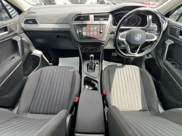 Volkswagen Tiguan Allspace 2022 1.5 Tsi Life Dsg Euro 6 Ss Black #3