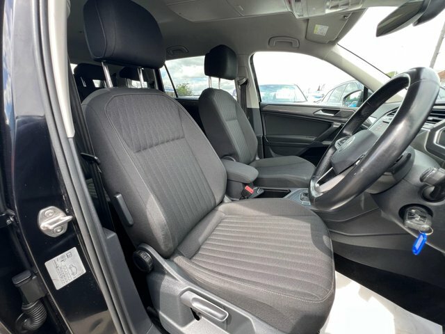 Volkswagen Tiguan Allspace 2022 1.5 Tsi Life Dsg Euro 6 Ss Black #4
