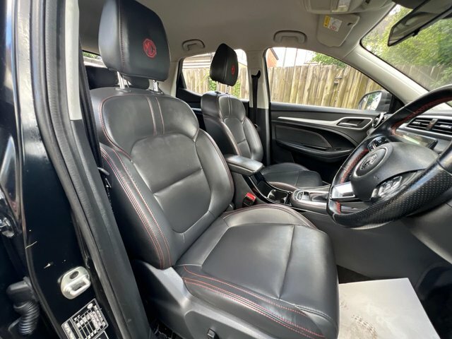 MG ZS 2023 1.0 T-gdi Exclusive Euro 6 Black #4
