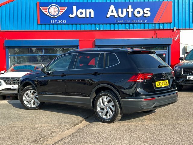 Volkswagen Tiguan Allspace 2024 1.5 Tsi Life Dsg Euro 6 Ss Black #2