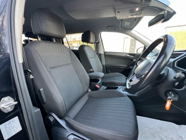 Volkswagen Tiguan Allspace 2024 1.5 Tsi Life Dsg Euro 6 Ss Black #4
