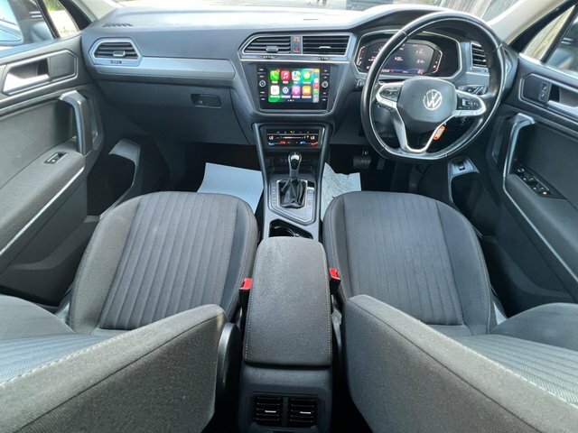 Volkswagen Tiguan Allspace 2024 1.5 Tsi Life Dsg Euro 6 Ss Black #3