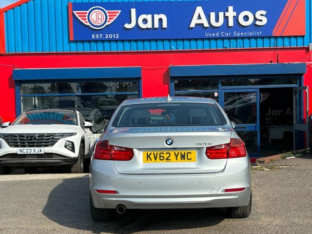 BMW 3 Series Estate 2.0 318D Luxury Touring Euro 5 Ss 5 White #18
