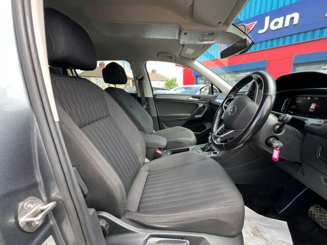 Volkswagen Tiguan Allspace 2023 1.5 Tsi Life Dsg Euro 6 Ss KE72BKJ Grey #4
