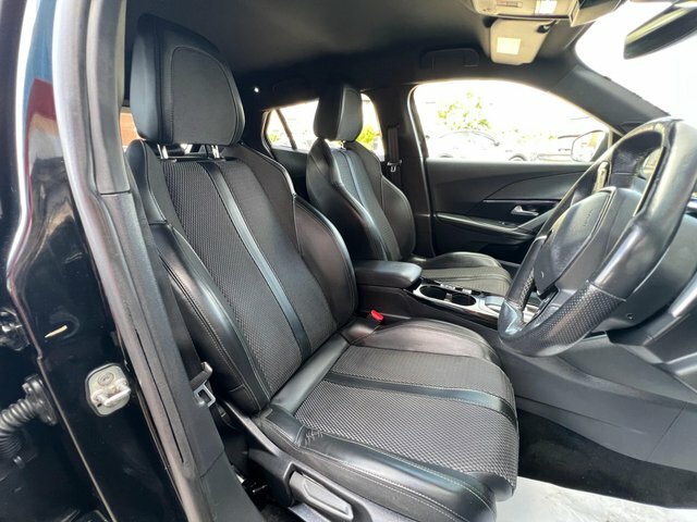 Peugeot 2008 2023 1.2 Puretech Gt Eat Euro 6 Ss Black #3