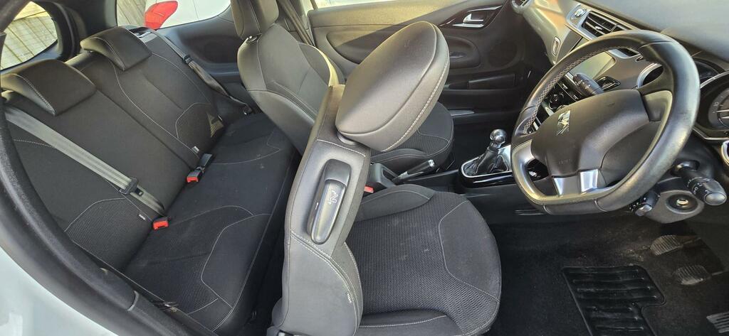 DS DS 3 Hatchback DS66OSU White #5