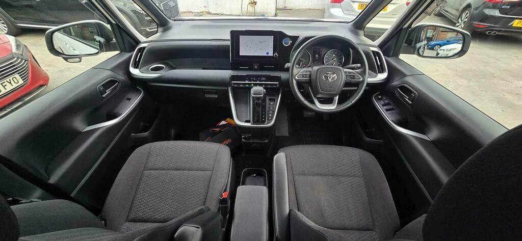 Toyota Noah 1.8 Hybrid 202222 7 Seats Mpv Ulez Free Fre Black #13