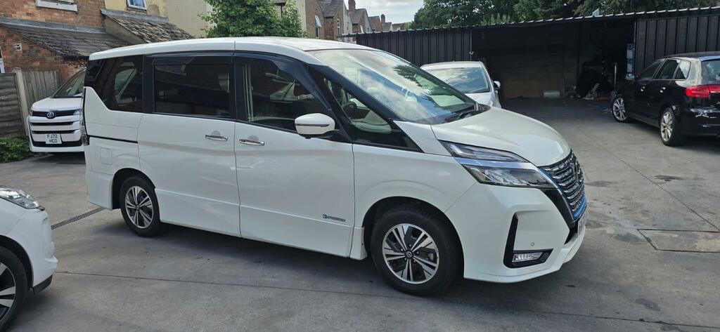 Nissan Serena Hybrid E Power White #3