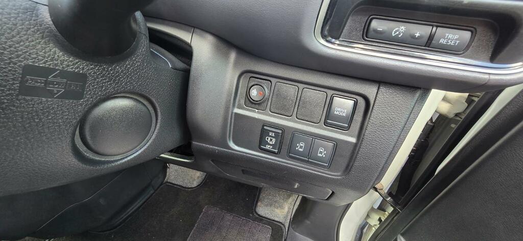 Nissan Serena 2.0 Hybrid 7 Seater Top Spec Silver #24
