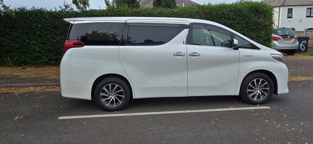 Toyota Alphard Hybrid White #5