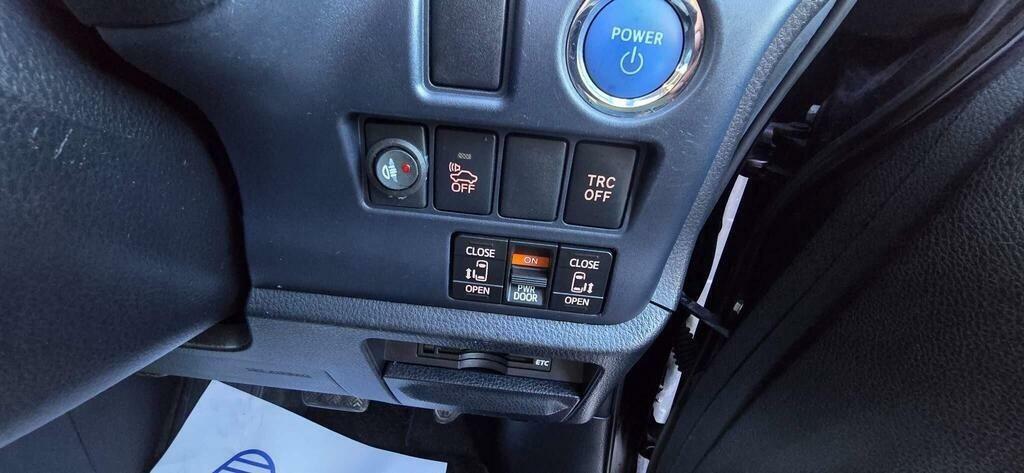 Toyota Noah Toyota Noah Hybrid Wheelchair Accesibile 7Sea Silver #18