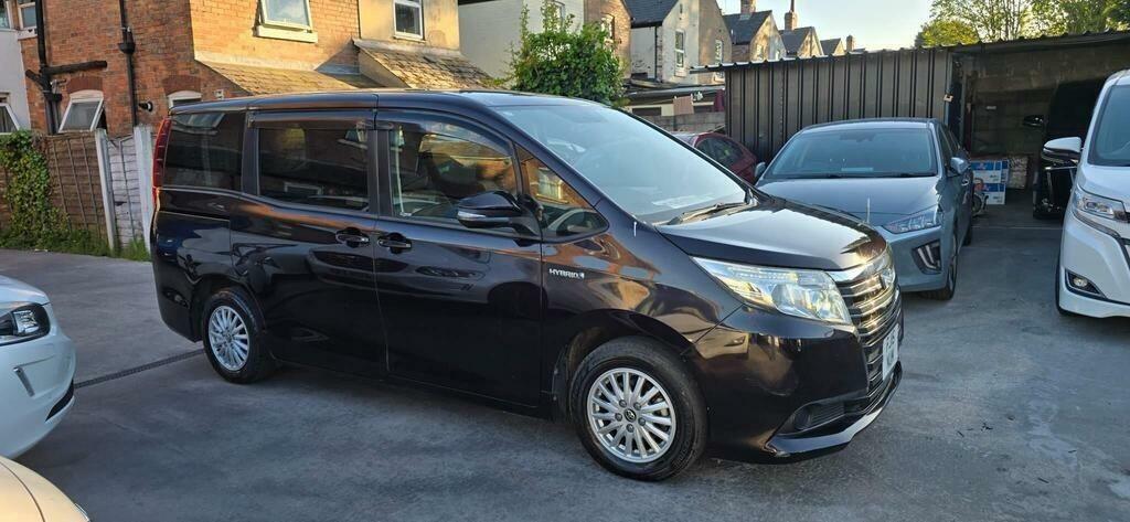Toyota Noah Hybrid Purple #4