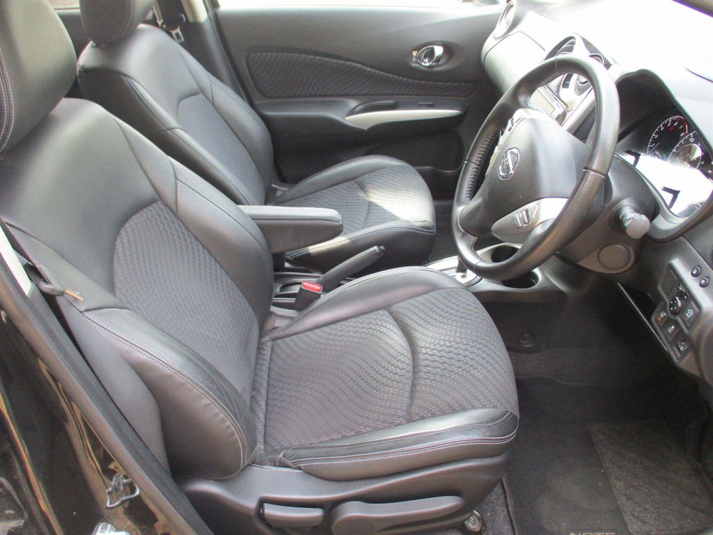 Nissan Note 1.2 Acenta Premium Hatchback Eur Red #16
