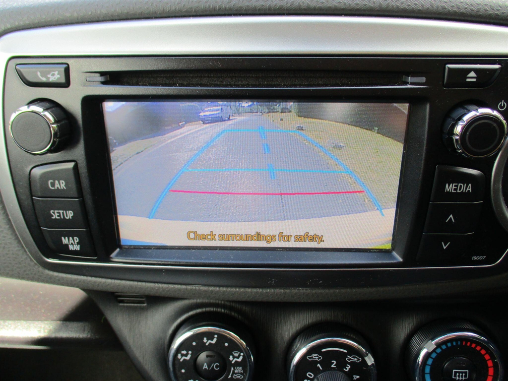 Toyota Yaris 1.33 Dual Vvt-i Tr Multidrive S Euro 5 White #2