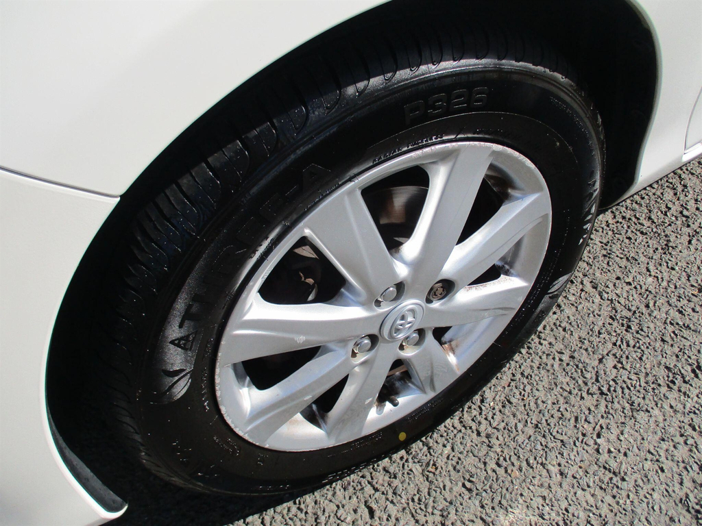 Toyota Yaris Hatchback White #25