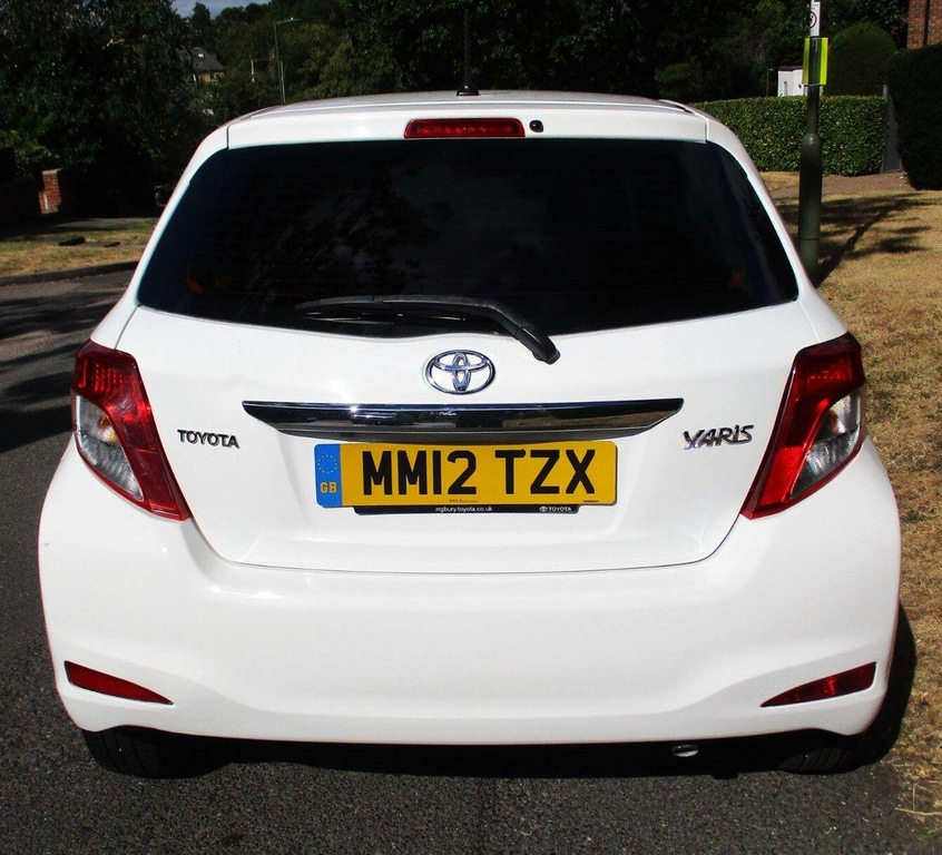 Toyota Yaris Hatchback White #16