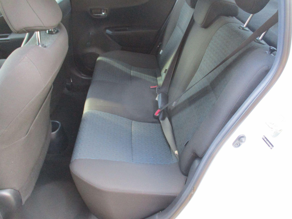 Toyota Yaris Hatchback White #13