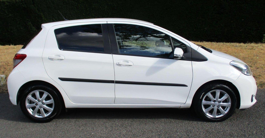 Toyota Yaris Hatchback White #10