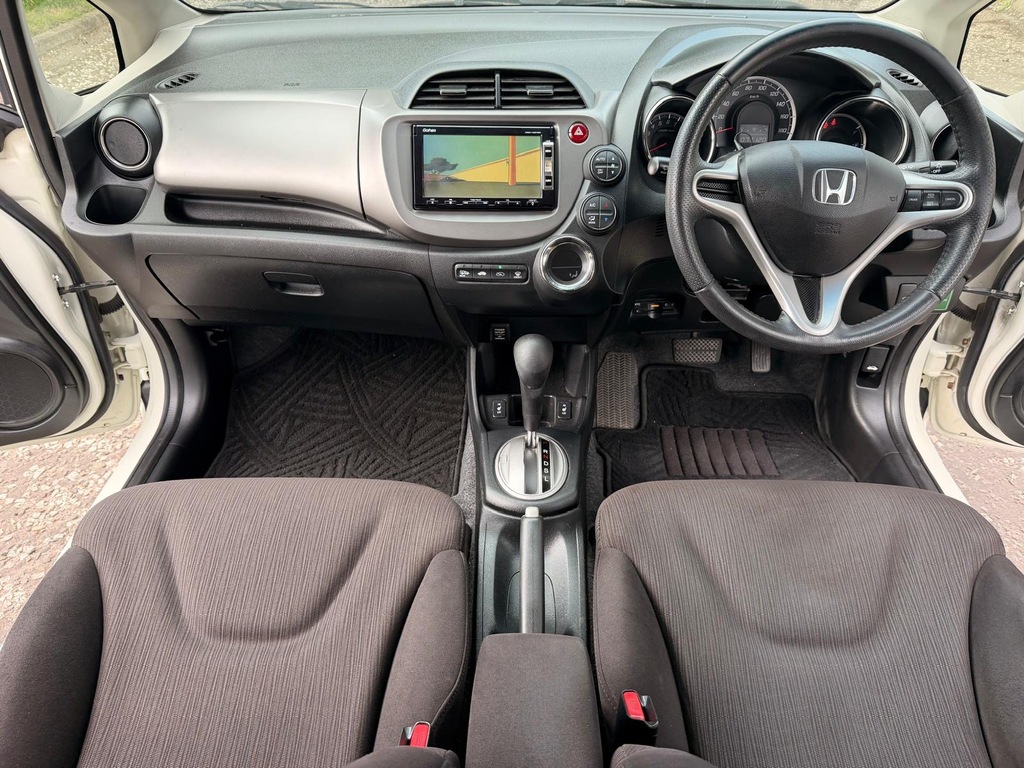 Honda Fit 1.3 Hybrid 201262 5 Seats Ulez Free Fresh I Silver #9