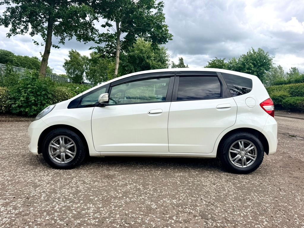 Honda Fit 1.3 Hybrid 201262 5 Seats Ulez Free Fresh I Silver #8
