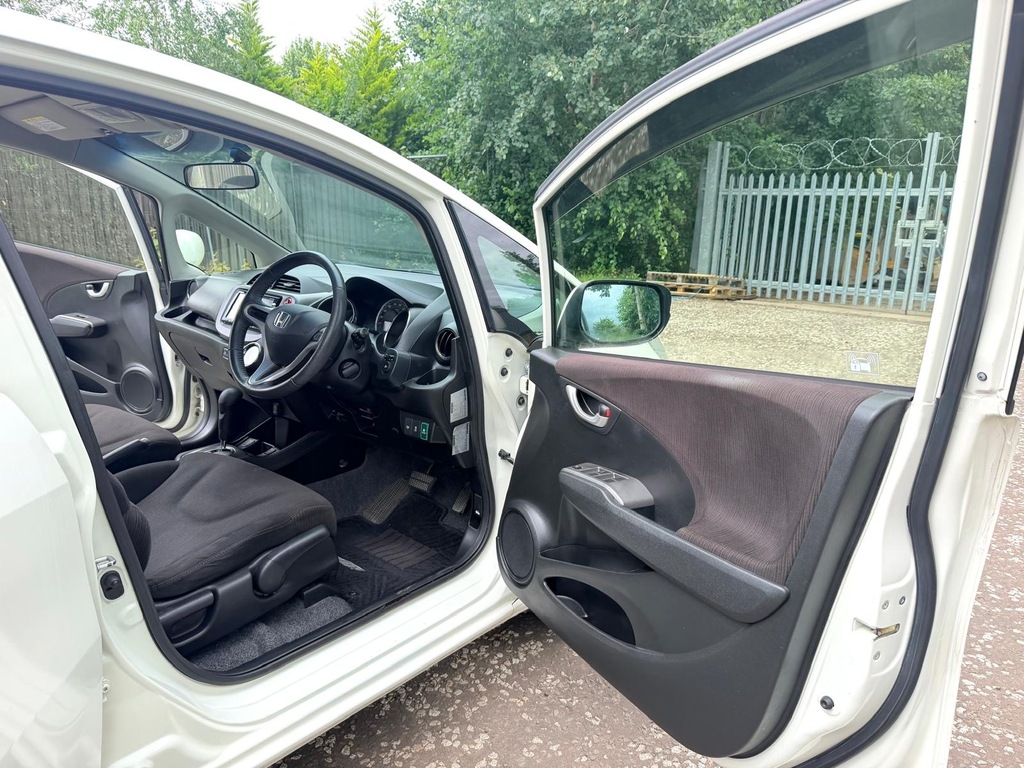 Honda Fit 1.3 Hybrid 201262 5 Seats Ulez Free Fresh I Silver #13