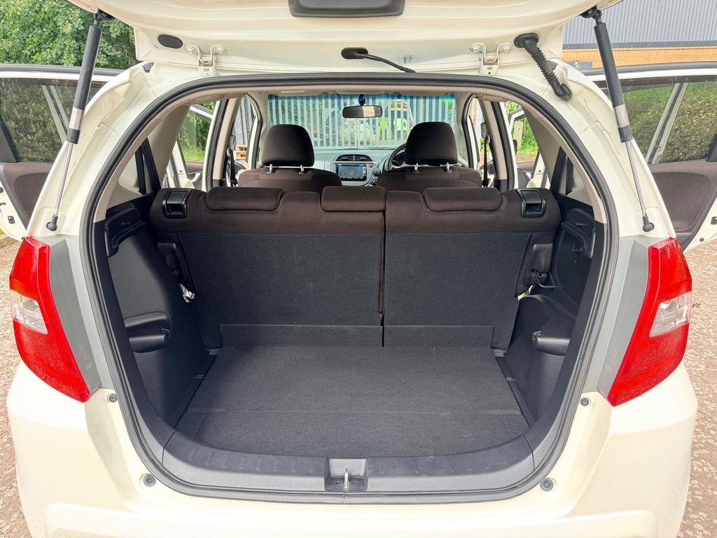 Honda Fit 1.3 Hybrid 201262 5 Seats Ulez Free Fresh I Silver #17