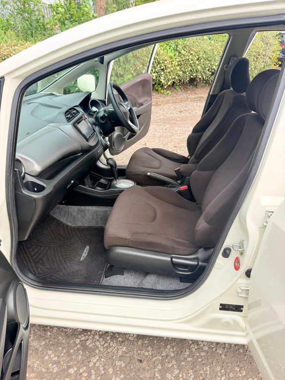 Honda Fit 1.3 Hybrid 201262 5 Seats Ulez Free Fresh I Silver #14