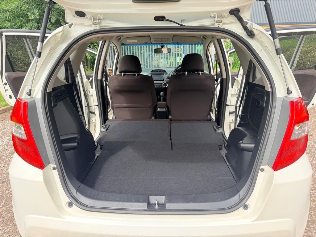 Honda Fit 1.3 Hybrid 201262 5 Seats Ulez Free Fresh I Silver #16